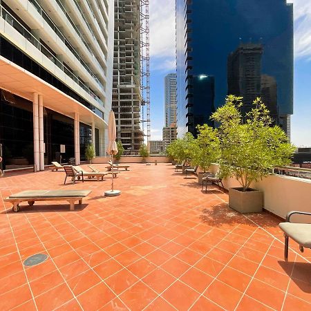 Higuests - Modern Studio With Incredible City Skyline View Dubai Buitenkant foto
