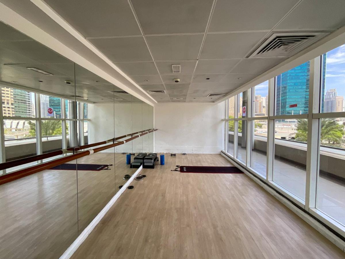 Higuests - Modern Studio With Incredible City Skyline View Dubai Buitenkant foto